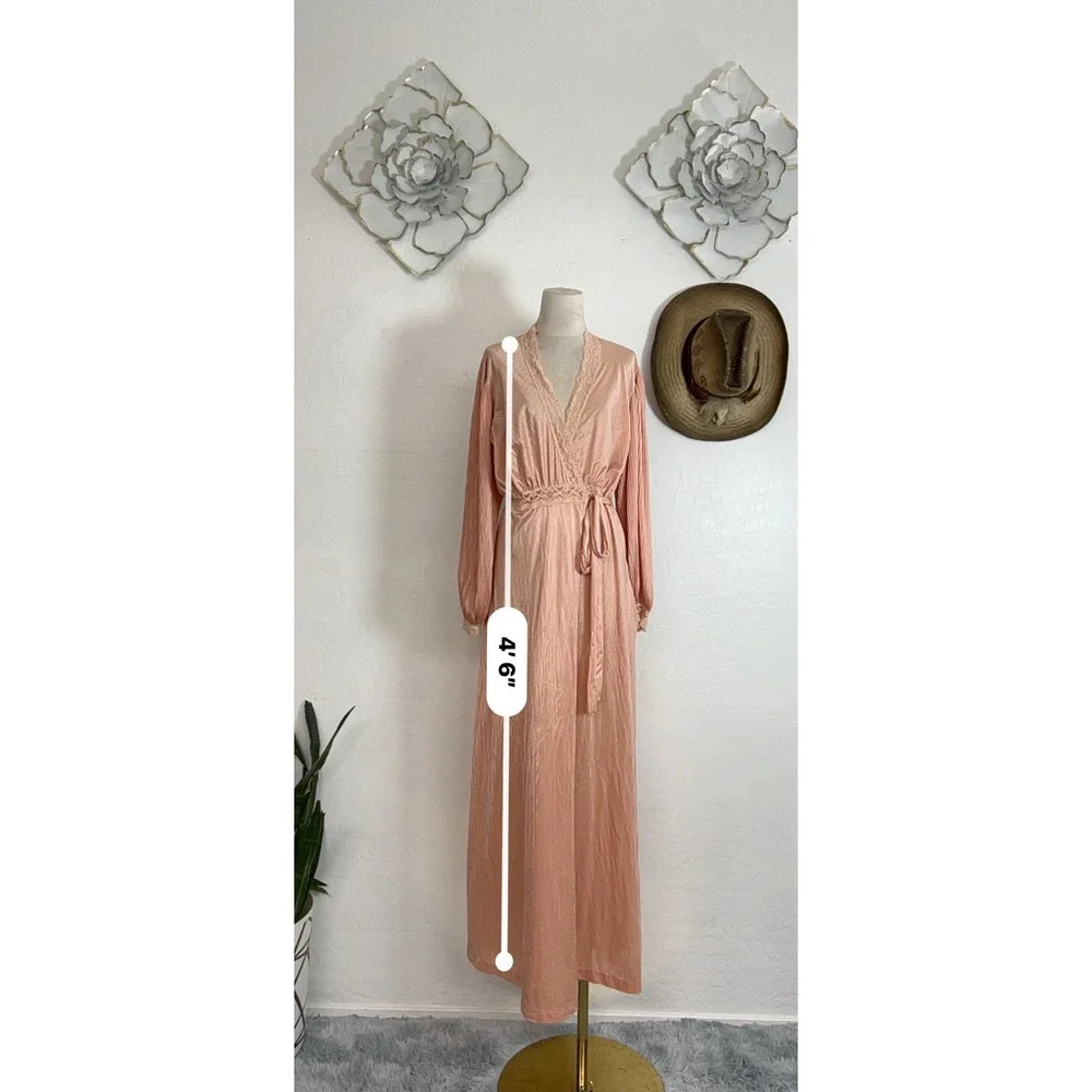 Vtg 70s Miss Elaine Pink Liquid Satin Plisse Maxi Wrap Robe Peignoir Lace Sz L